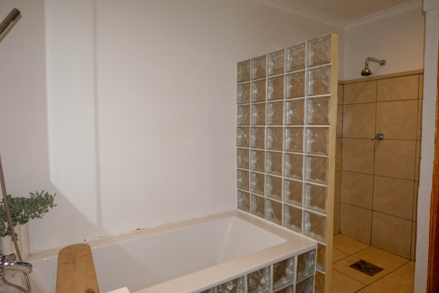 To Let 2 Bedroom Property for Rent in Sea Point Western Cape